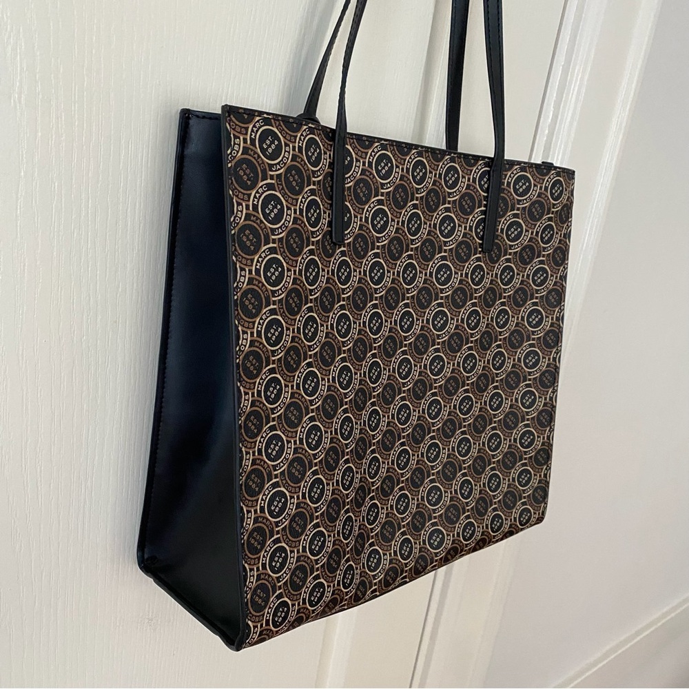Marc Jacobs Black and Tan Patterned Tote - Picture 11 of 14